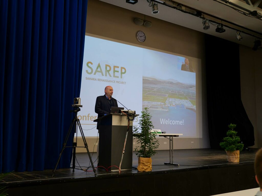 Prof. Dr. Heck opens the Conference
